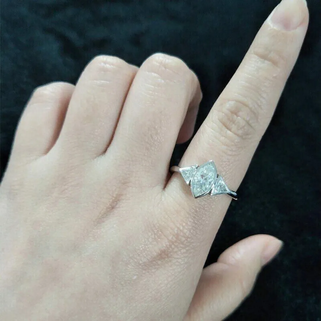 /public/photos/live/Fancy Cut Proposal Moissanite Ring  (1).webp